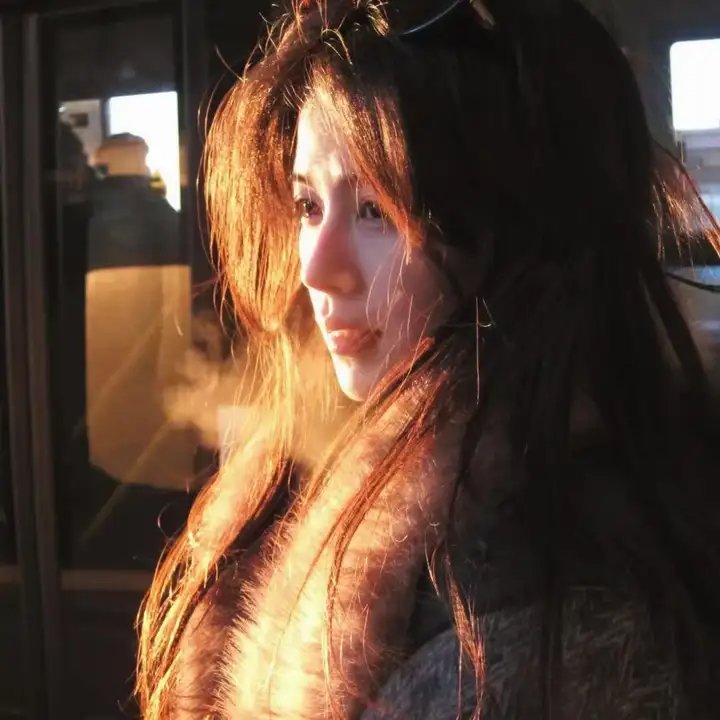 你好，翠小姐 背景图